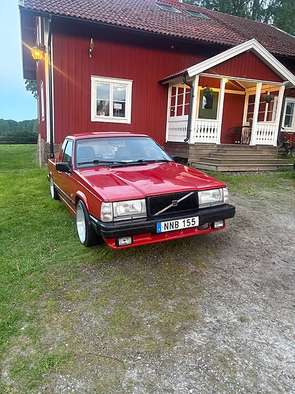 Volvo 740 3 of 5