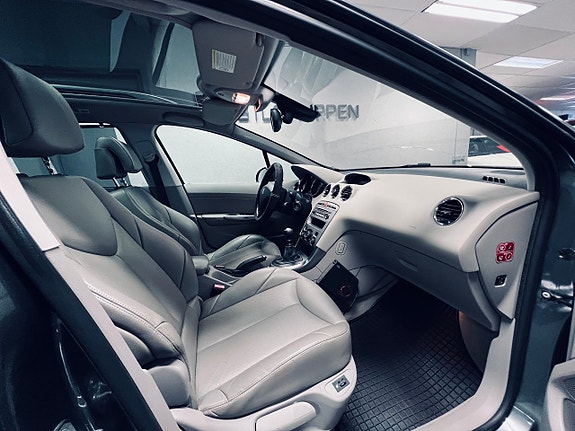 Peugeot 308 SW 9 of 21