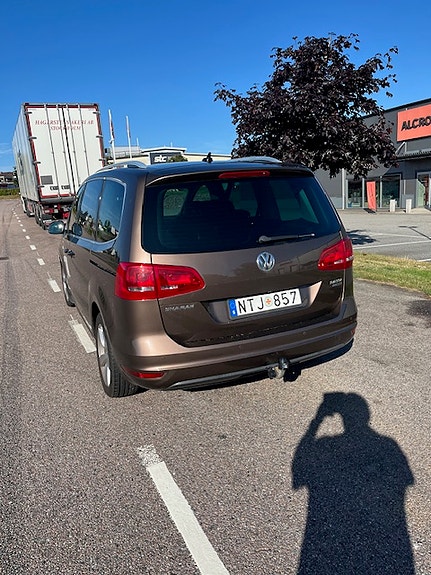Volkswagen Sharan 2 of 3