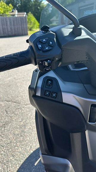 Piaggio MP3 530 HPE 11 of 13