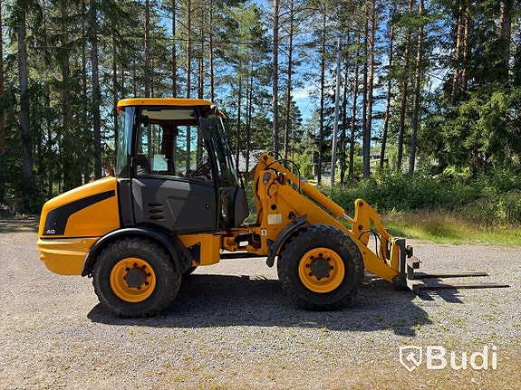Hjullastare JCB 406 | 3 491 h | 3 Redskap | 2006 via auktion 4 of 5