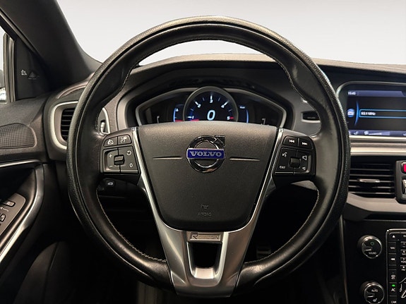 Volvo V40 13 of 23
