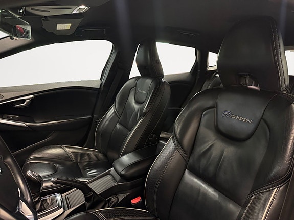 Volvo V40 9 of 23
