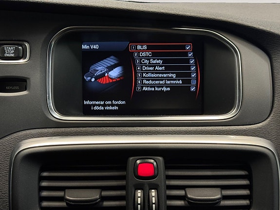 Volvo V40 19 of 23