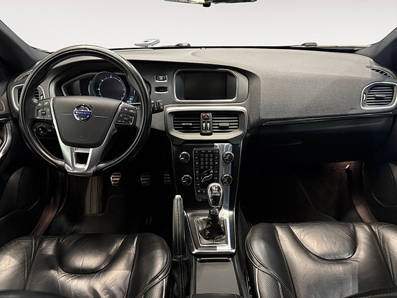 Volvo V40 10 of 23