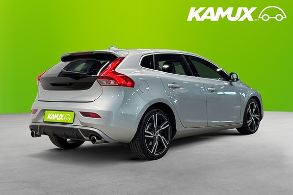 Volvo V40 4 of 23
