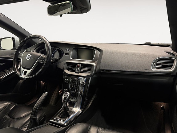 Volvo V40 15 of 23