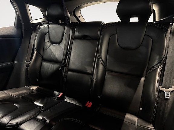 Volvo V40 14 of 23