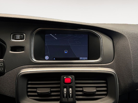 Volvo V40 17 of 23