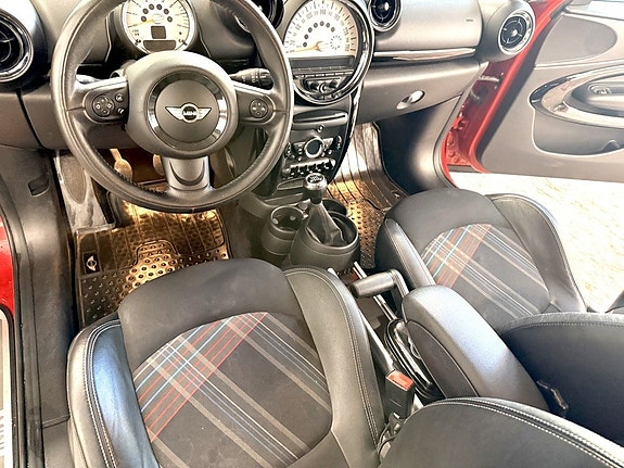 MINI Paceman Cooper 9 of 13