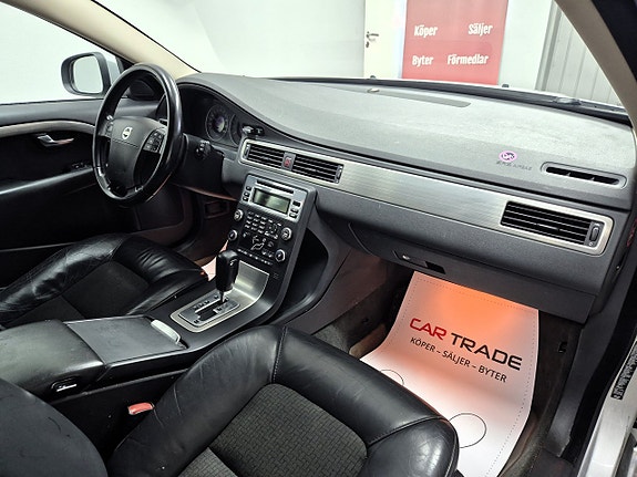 Volvo V70 16 of 21