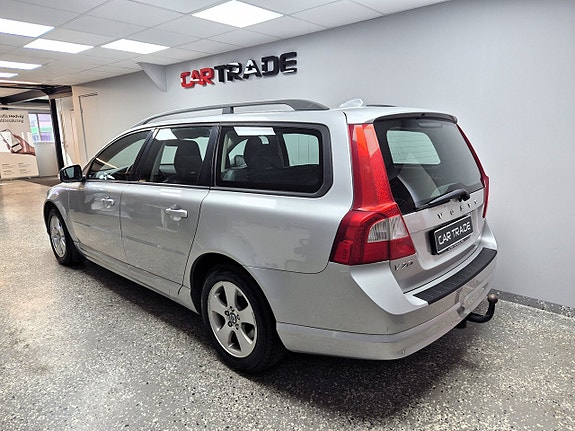 Volvo V70 4 of 21