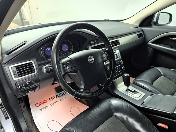 Volvo V70 11 of 21
