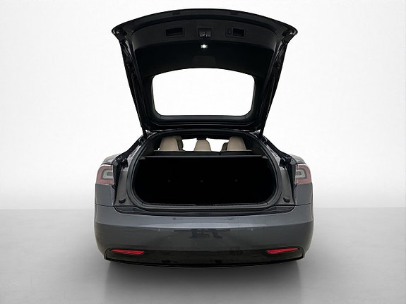 Tesla Model S 29 of 29