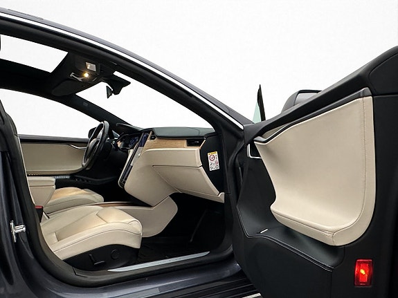 Tesla Model S 14 of 29