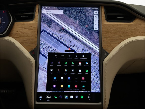 Tesla Model S 23 of 29