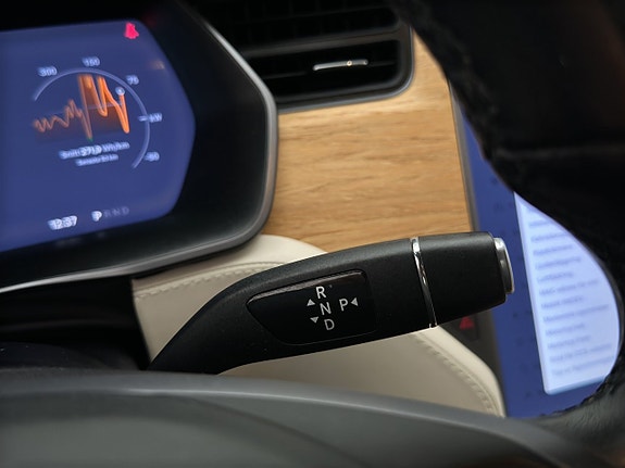 Tesla Model S 28 of 29