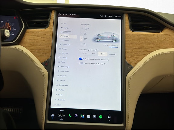 Tesla Model S 25 of 29