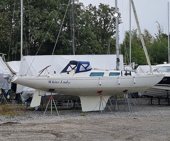 Segelbåt slumpas bort 7 of 8