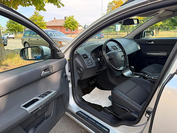 Volvo V50 7 of 11