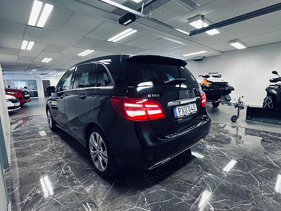 Mercedes-Benz B180 6 of 27