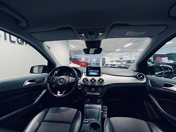 Mercedes-Benz B180 11 of 27