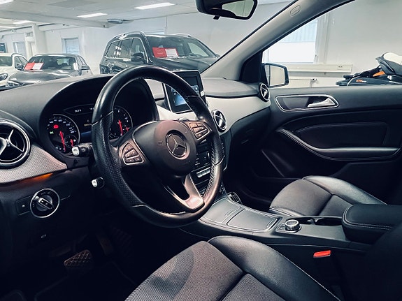 Mercedes-Benz B180 14 of 27