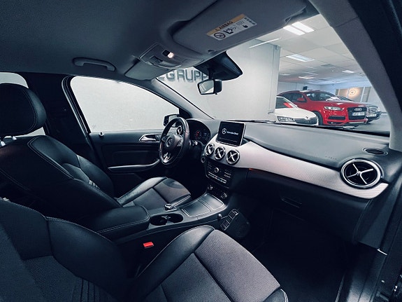 Mercedes-Benz B180 9 of 27