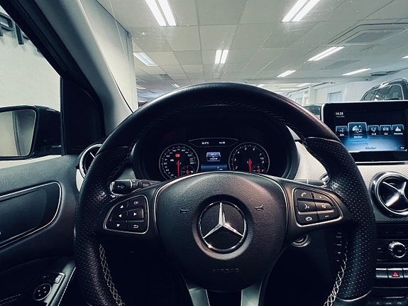 Mercedes-Benz B180 15 of 27