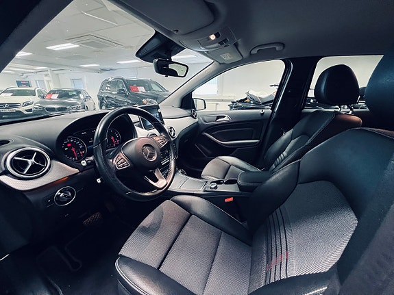 Mercedes-Benz B180 13 of 27