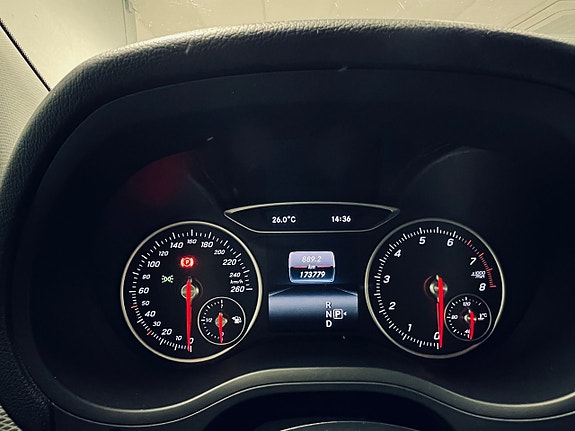 Mercedes-Benz B180 16 of 27