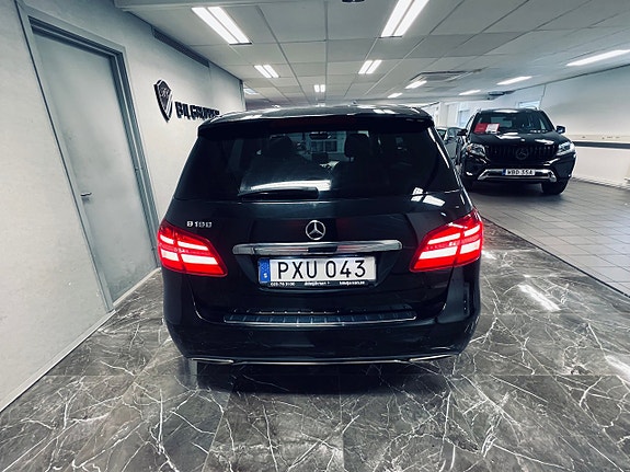 Mercedes-Benz B180 5 of 27