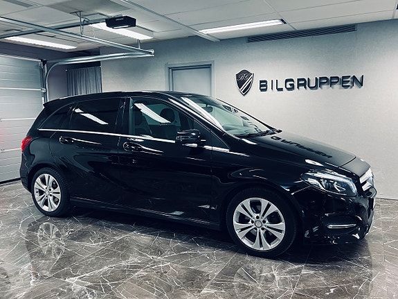 Mercedes-Benz B180 2 of 27