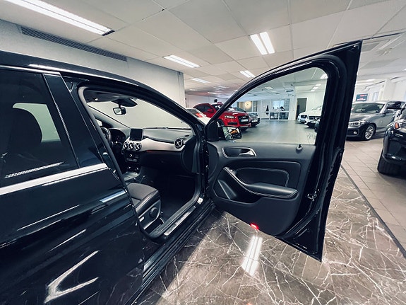 Mercedes-Benz B180 7 of 27