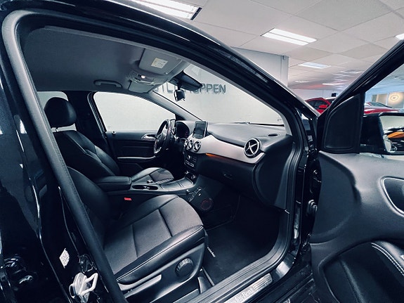Mercedes-Benz B180 8 of 27