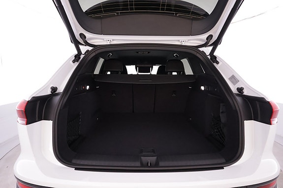 Audi Q6 e-tron 17 of 18