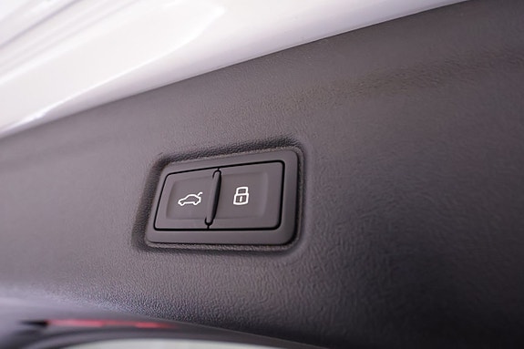 Audi Q6 e-tron 16 of 18