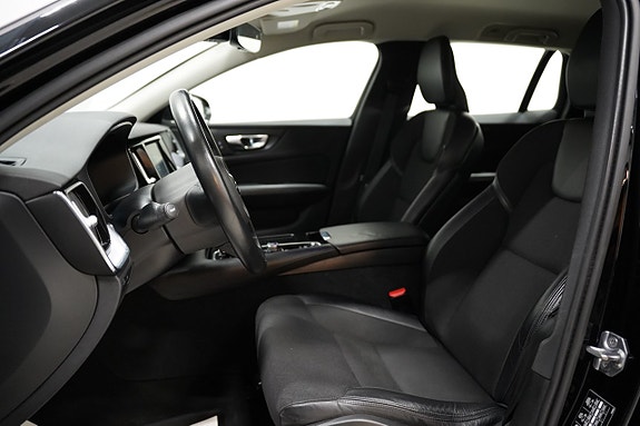 Volvo V60 8 of 23
