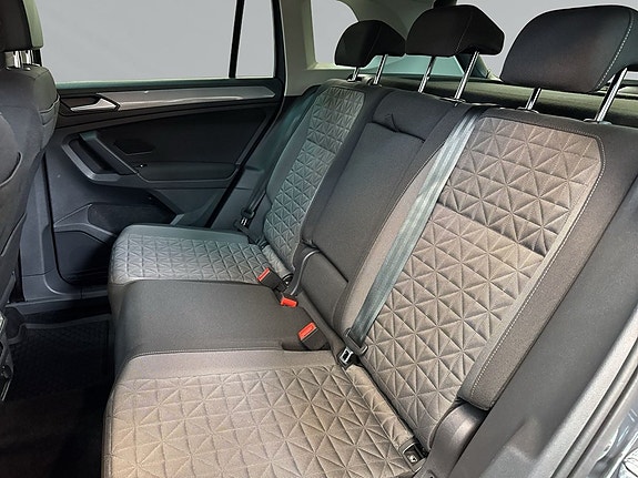 Volkswagen Tiguan 5 of 9