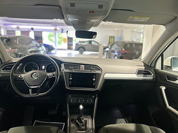 Volkswagen Tiguan 12 of 20