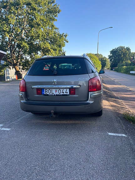 Peugeot 407 4 of 12