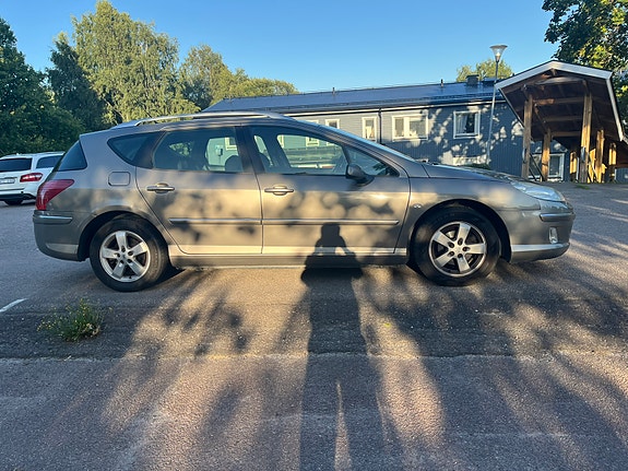 Peugeot 407 3 of 12