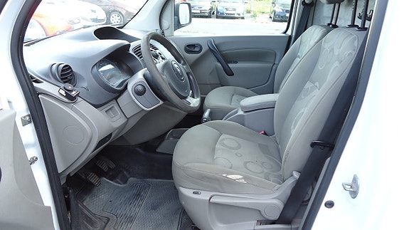 Renault Kangoo Express 13 of 18