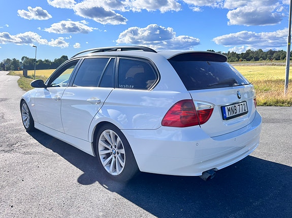 BMW 320i 6 of 17