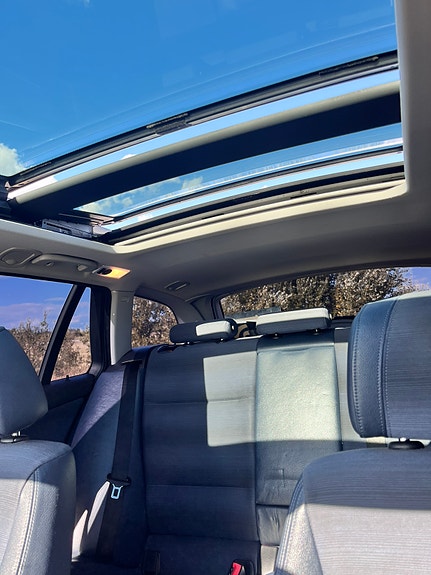 BMW 320i 13 of 17