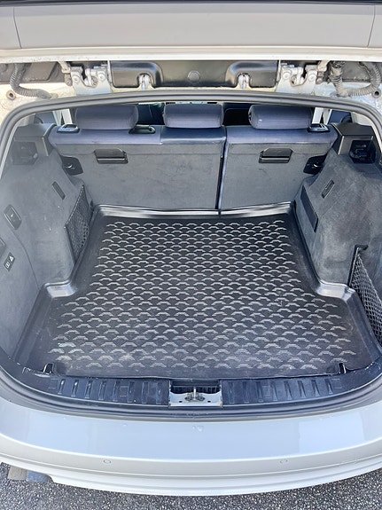 BMW 320i 15 of 17