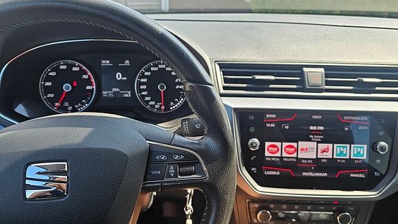 Seat Arona 5 of 8