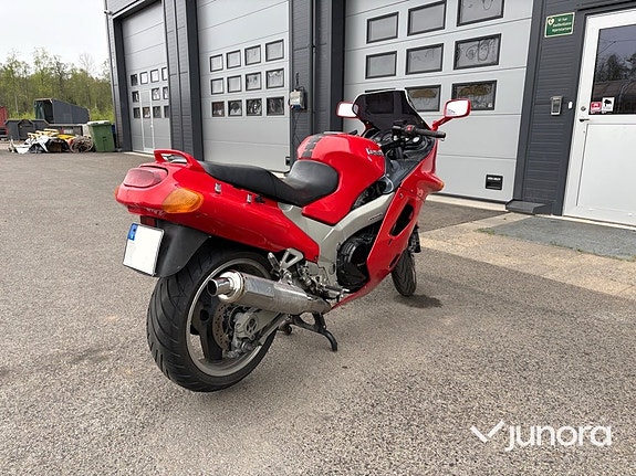 Kawasaki ZZR1100 5 of 7
