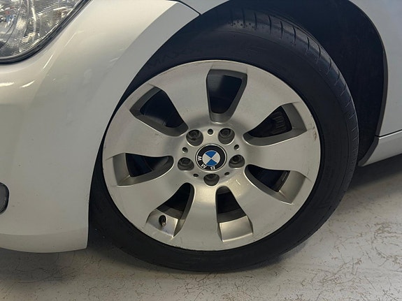 BMW 325i 18 of 25
