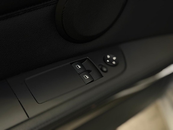 BMW 325i 15 of 25